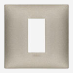 Plate 1centrMx2M techn.matt titanium